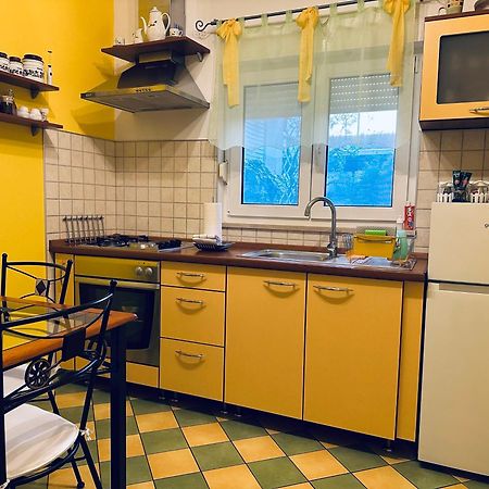 Apartments - Rooms Vesna Примоштен Экстерьер фото