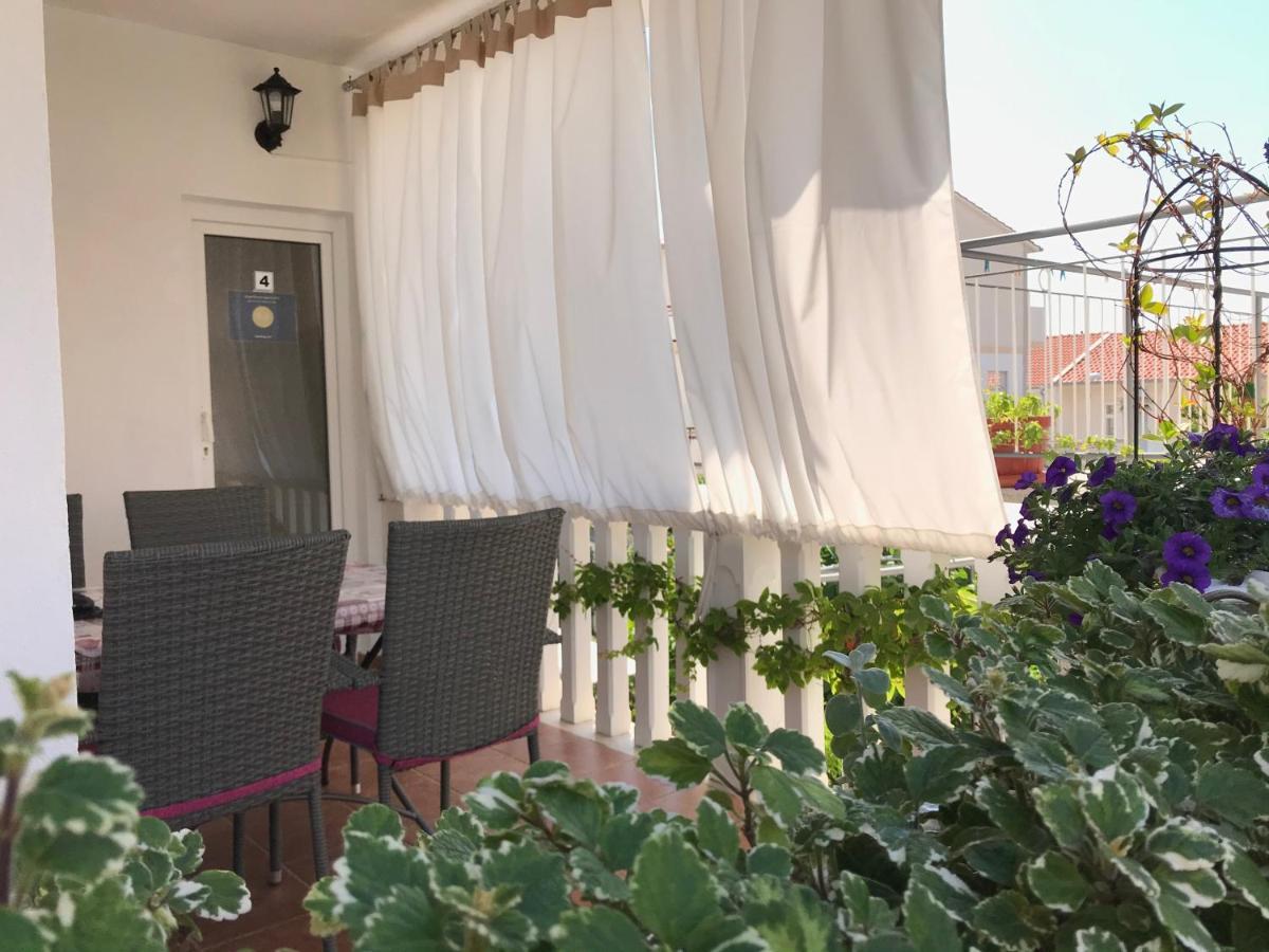 Apartments - Rooms Vesna Примоштен Экстерьер фото
