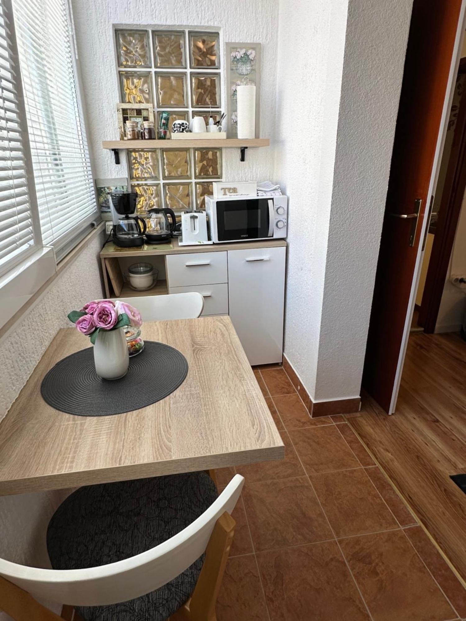 Apartments - Rooms Vesna Примоштен Экстерьер фото