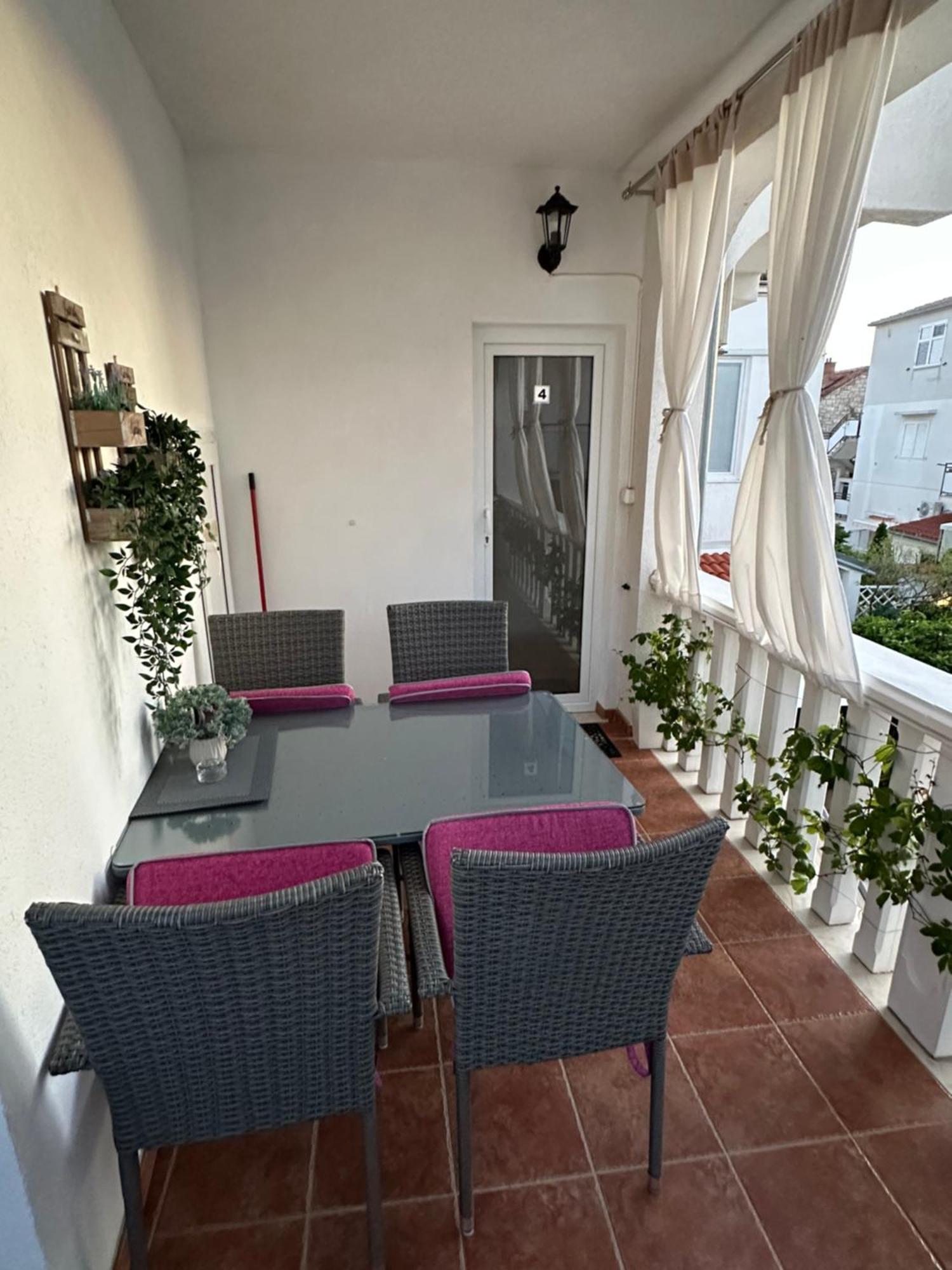 Apartments - Rooms Vesna Примоштен Экстерьер фото