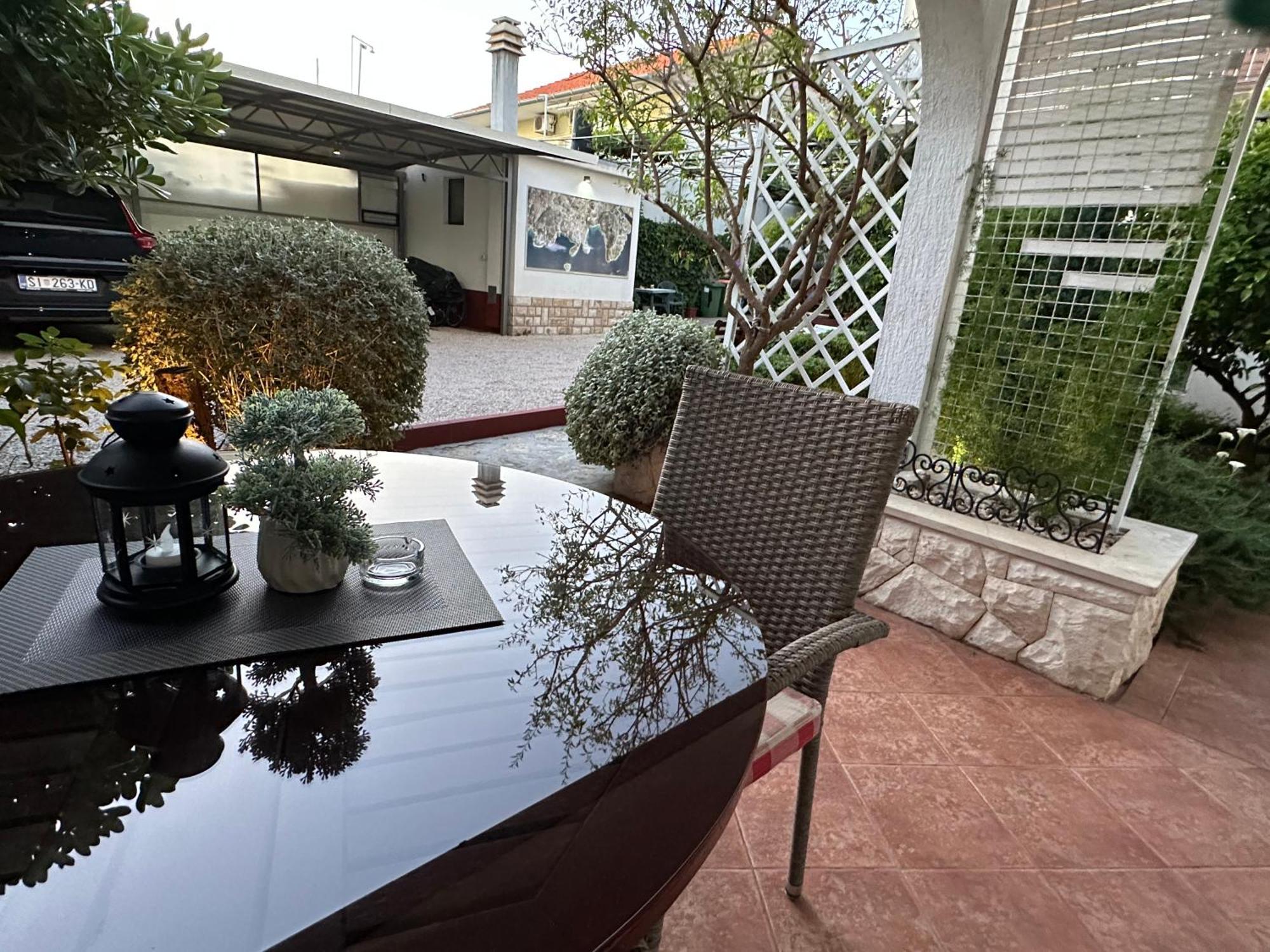 Apartments - Rooms Vesna Примоштен Экстерьер фото
