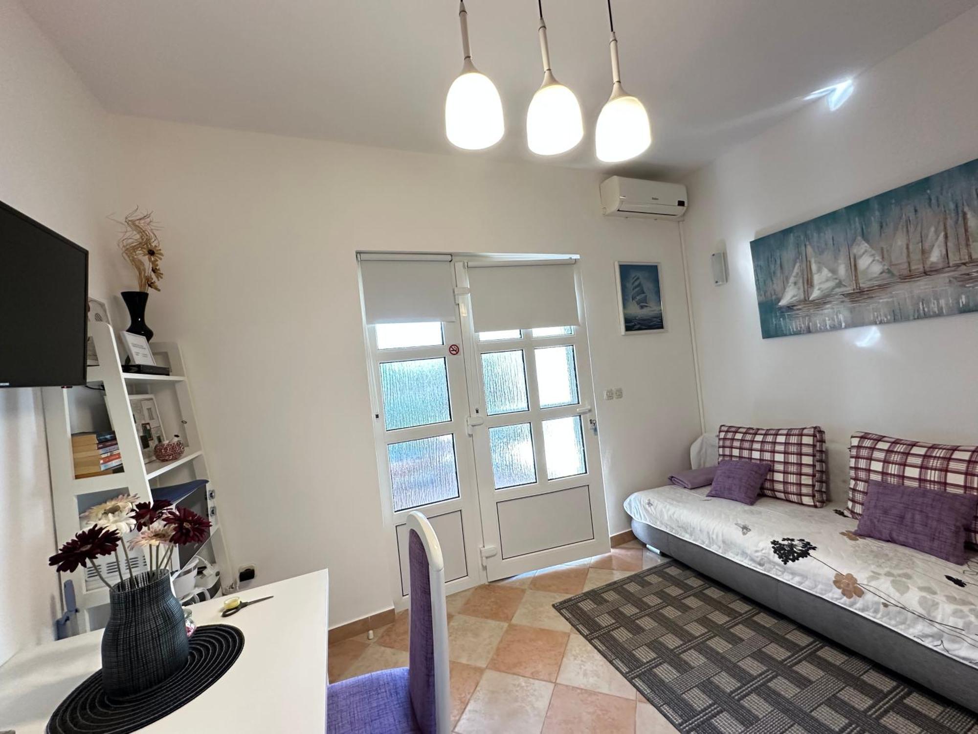 Apartments - Rooms Vesna Примоштен Экстерьер фото